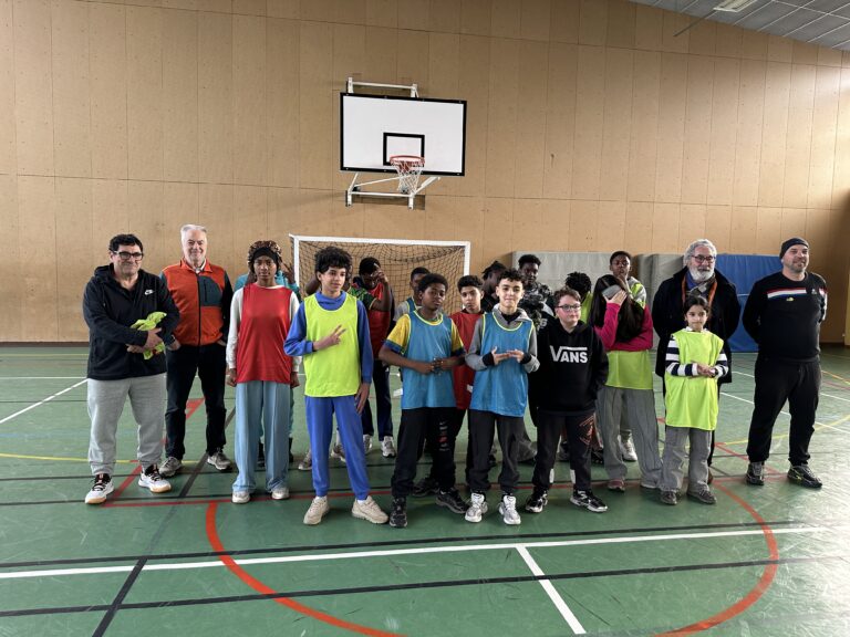 Seize jeunes 11-14 ans et du 3×3 à Calmette