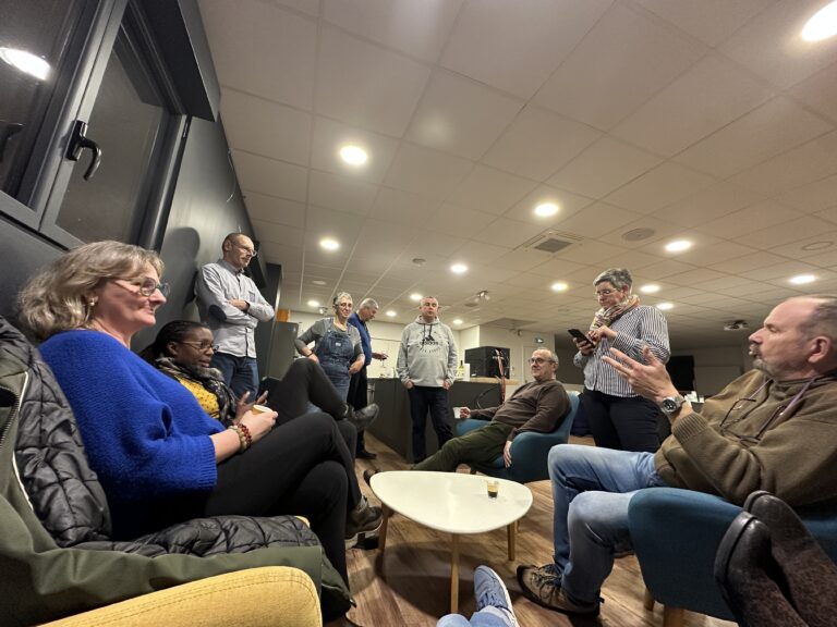 Bamboche avance et vie bien ensemble